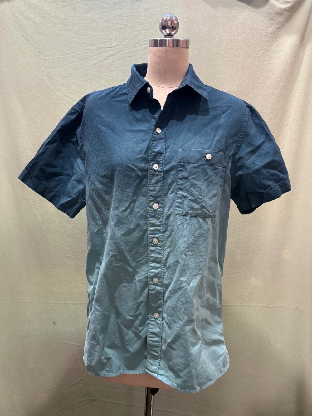 American Eagle Blue-to-Teal Ombré Short Sleeve Button-Down Shirt - Men's Small